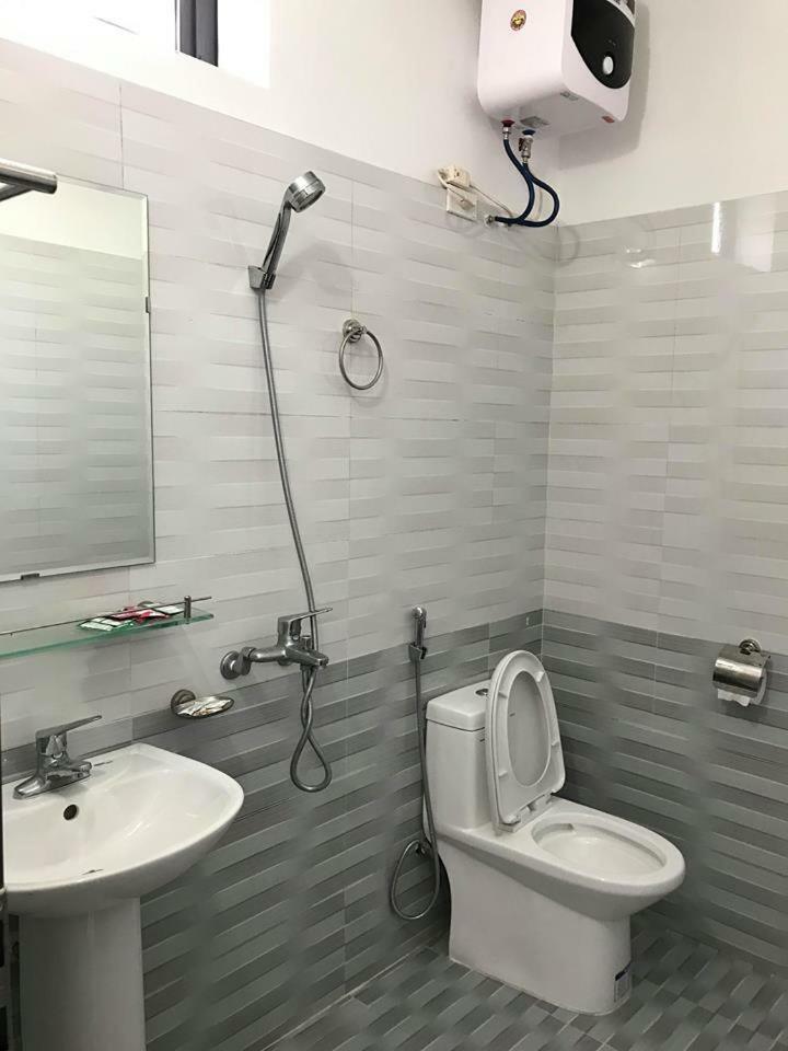 Nhà nghỉ Mạnh Bình Haiphong Exterior foto